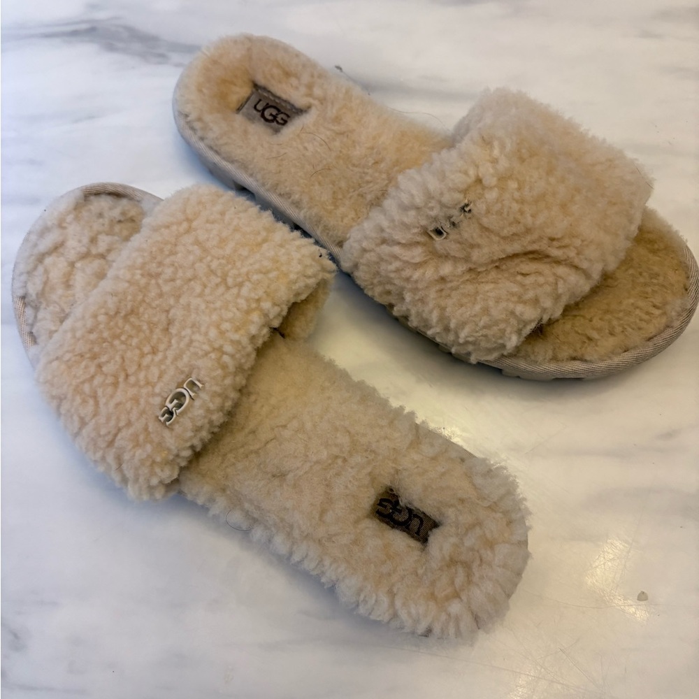 UGG Cozette Cream Slippers size 7